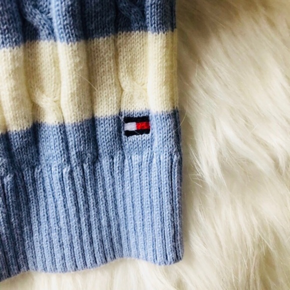 TOMMY HILFIGER Lightweight Wide Stripe Cable Knit V-Neck Sweater - Picture 7 of 12